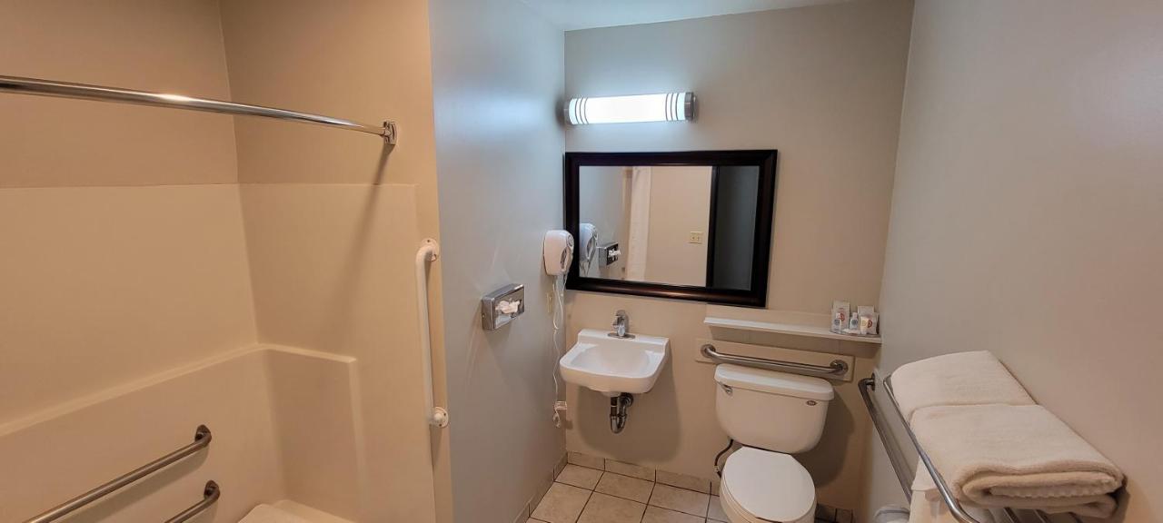 Quality & Northwest 3* Fresno