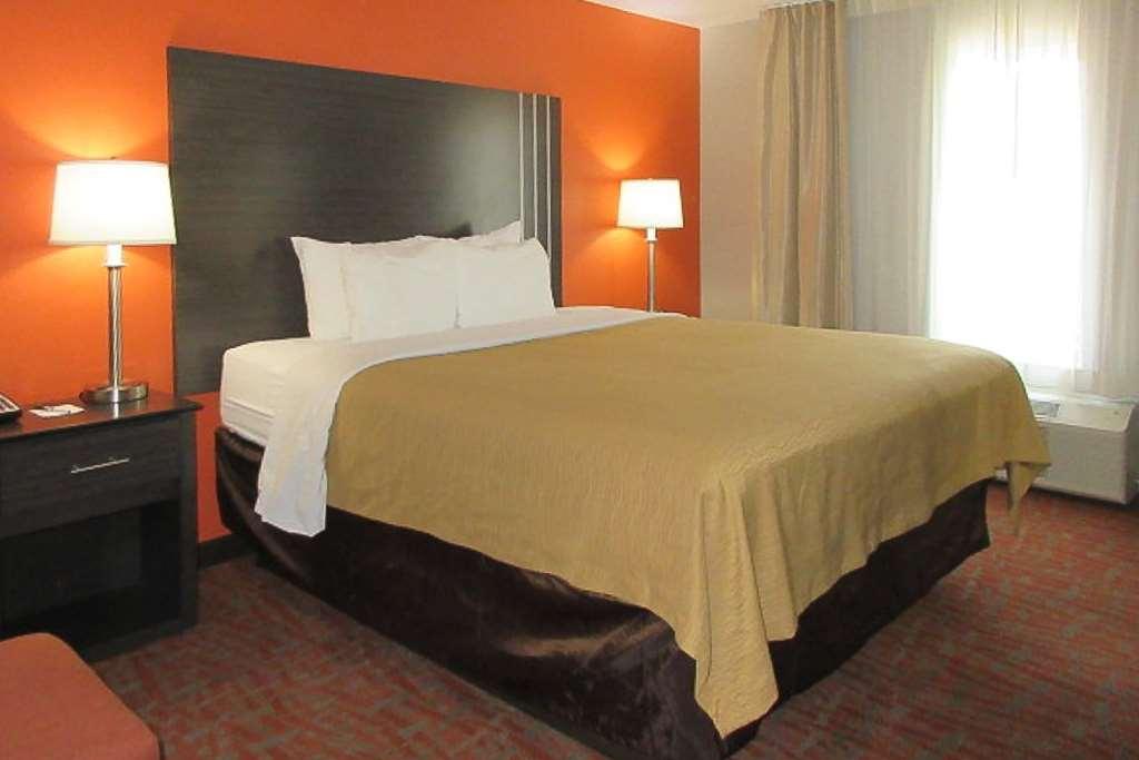 Quality & Northwest Hotel
