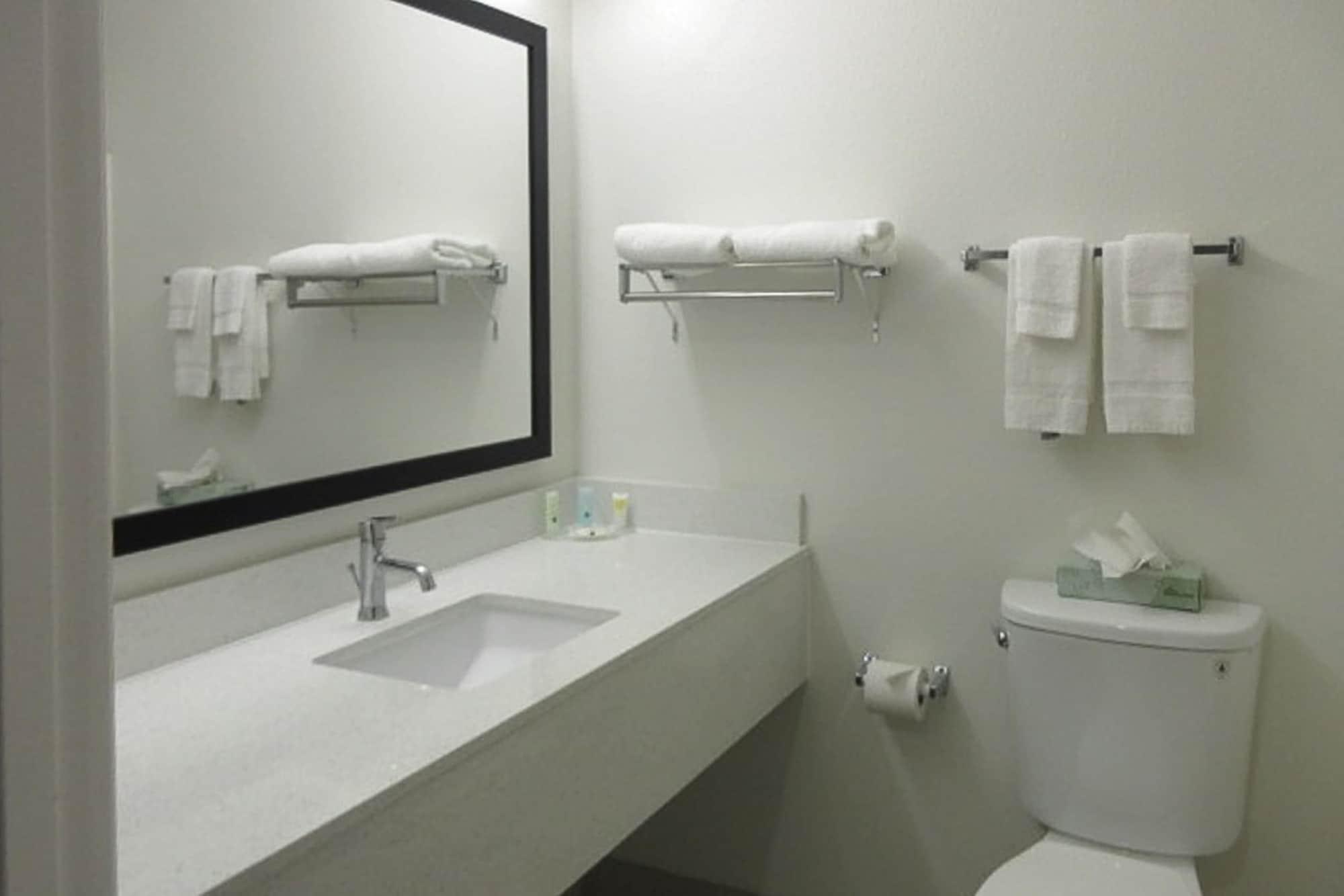 Quality & Northwest Hotel 3*